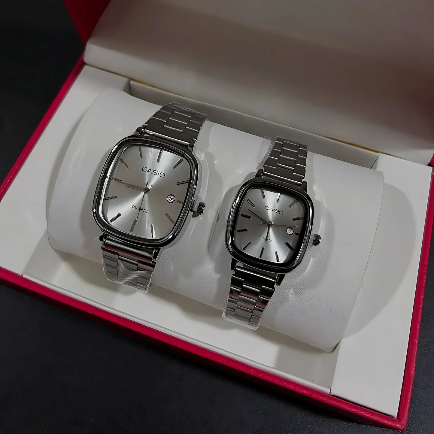 KIRMIZI - Çiftler için Saat